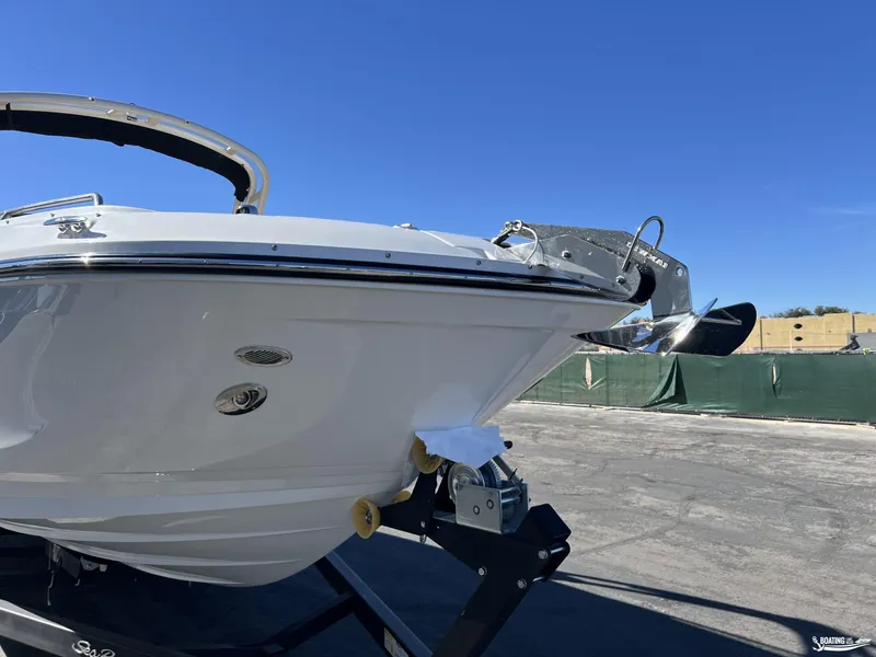 Slide: The Image of Sea Ray SDX 290 2026 - 24