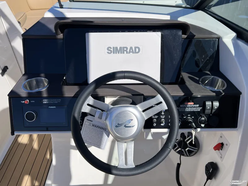 Slide: The Image of Sea Ray SDX 290 2026 - 11