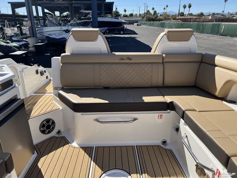 Slide: The Image of Sea Ray SDX 290 2026 - 8