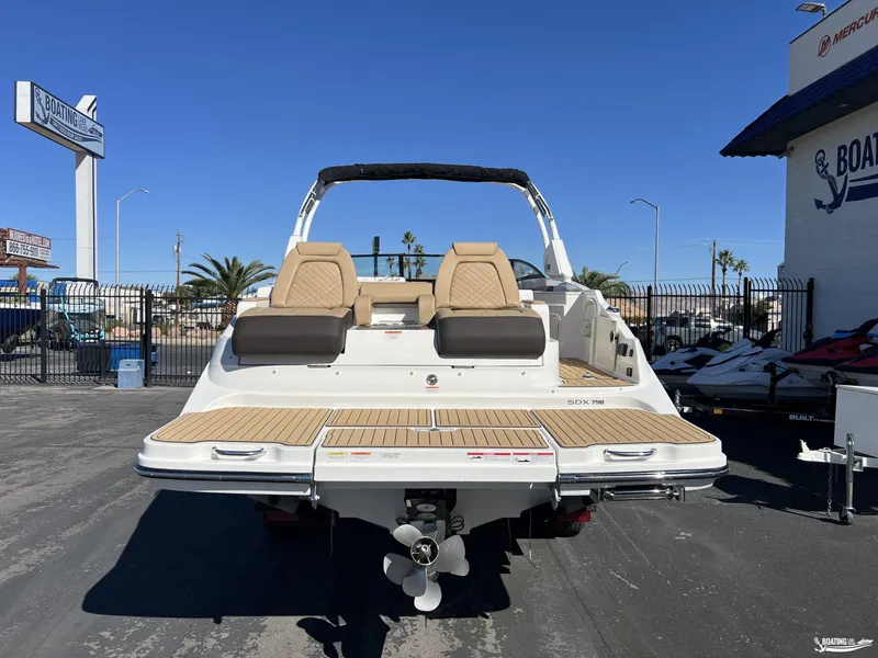 Slide: The Image of Sea Ray SDX 290 2026 - 3