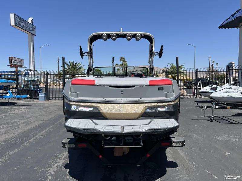 Slide: The Image of MasterCraft NXT24  2022 - 7