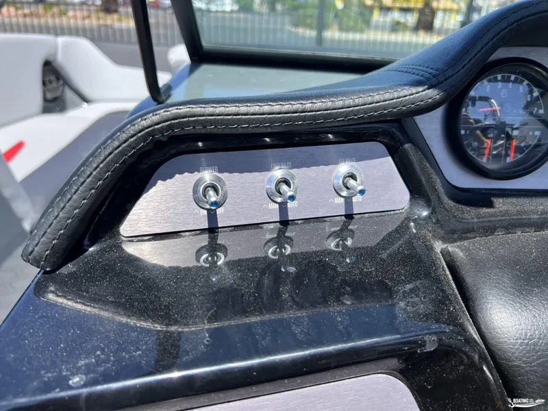 Slide: The Image of MasterCraft NXT24  2022 - 17