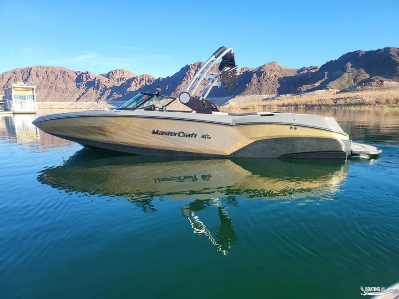 Slide: The Image of MasterCraft NXT24  2022 - 3