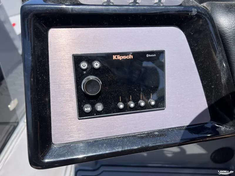 Slide: The Image of MasterCraft NXT24  2022 - 16