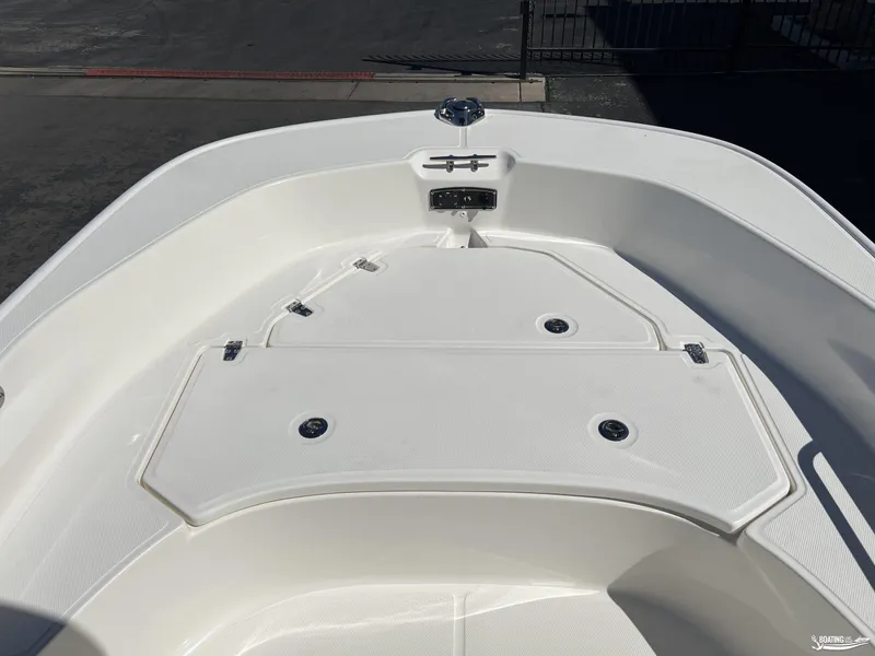 Slide: The Image of Boston Whaler 170 Montauk 2027 - 8