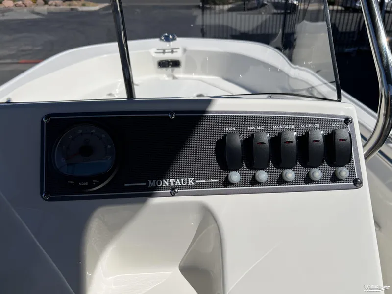 Slide: The Image of Boston Whaler 170 Montauk 2027 - 6