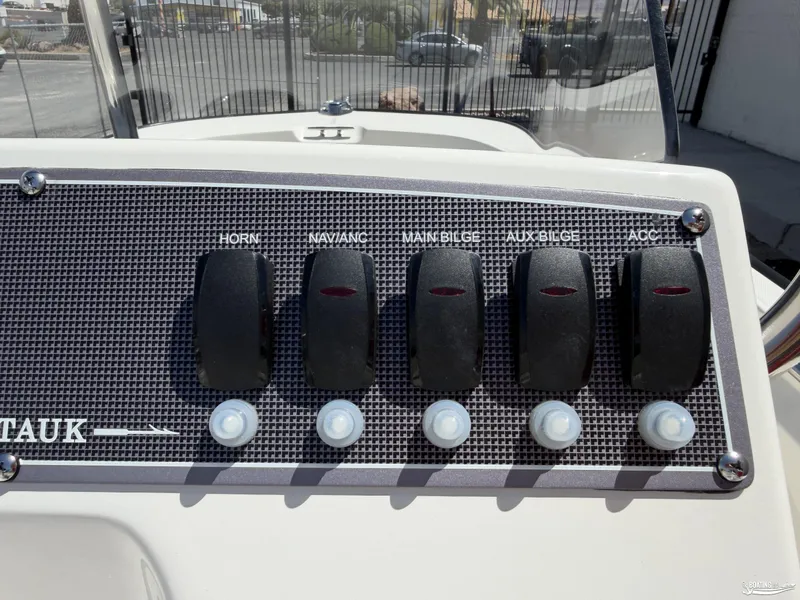 Slide: The Image of Boston Whaler 170 Montauk 2027 - 9