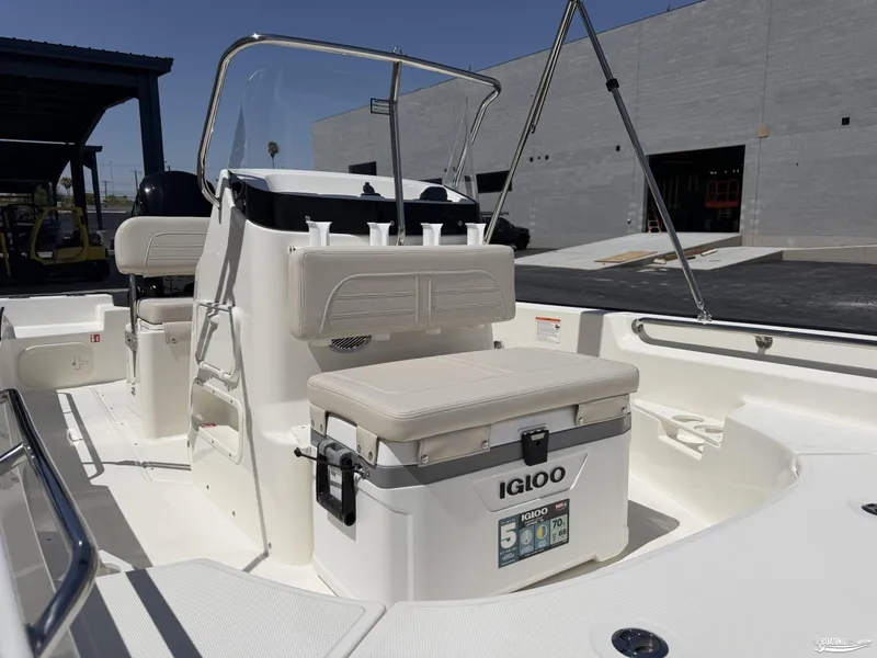 Slide: The Image of Boston Whaler 170 Montauk 2027 - 6