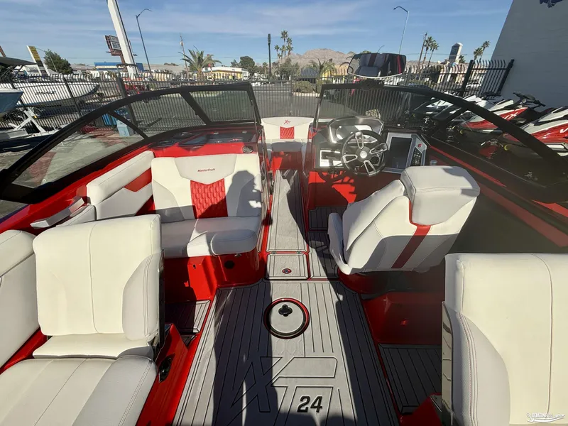 Slide: The Image of MasterCraft XT24 2021 - 7