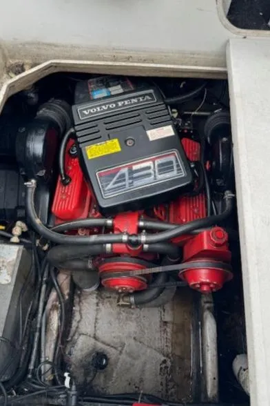 Slide: The Image of 1993 Carver 280 Express engine compartment with Volvo Penta 430 engine. - 16