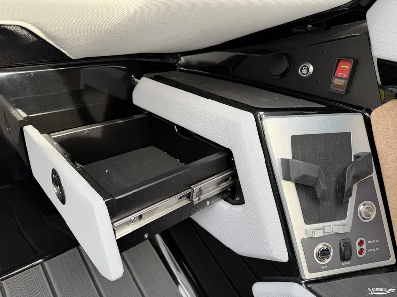 Slide: The Image of MasterCraft X24 2026 - 21