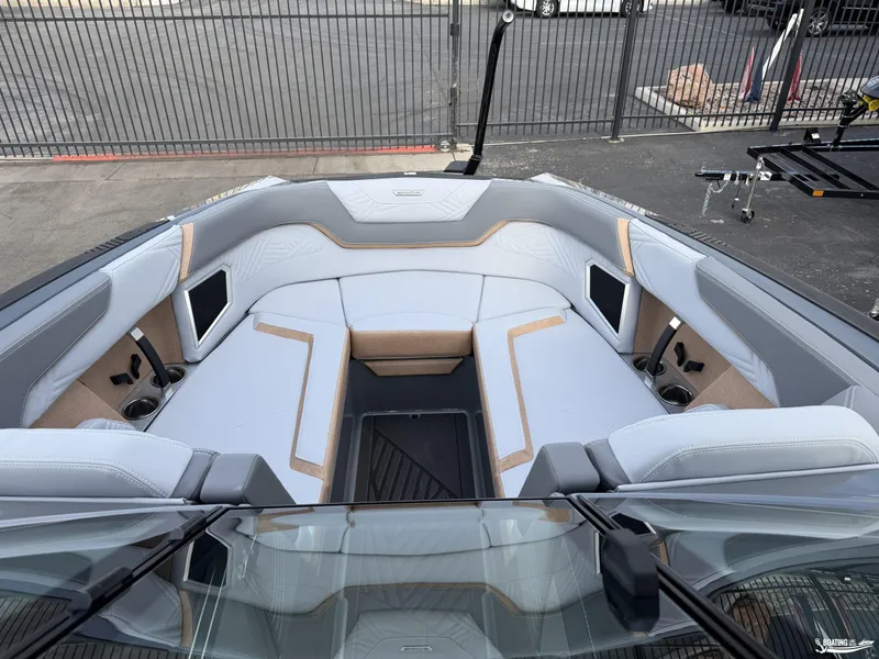 Slide: The Image of MasterCraft XStar 25 2026 - 6