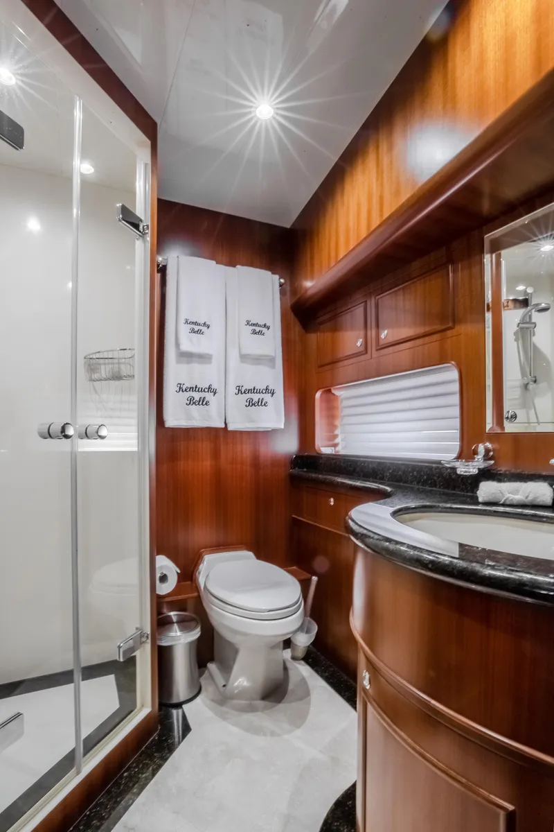 Slide: The Image of Luxurious bathroom in 2005 Horizon 94 Motoryacht with modern amenities. - 41