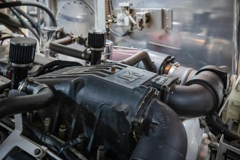 Slide: The Image of Engine room of a 2005 Horizon 94 Motoryacht. - 48