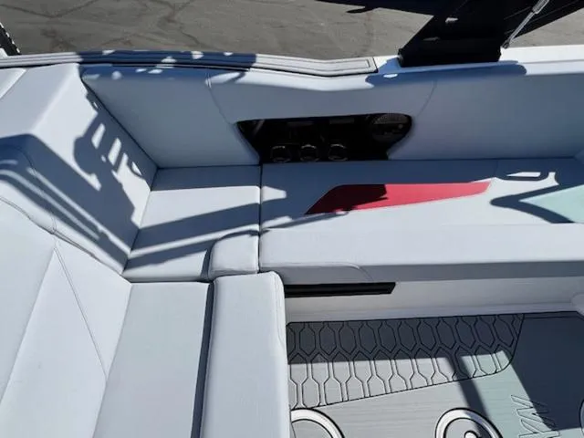 Slide: The Image of MasterCraft NXT22 2024 - 13