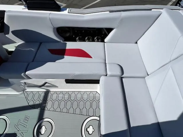 Slide: The Image of MasterCraft NXT22 2024 - 15