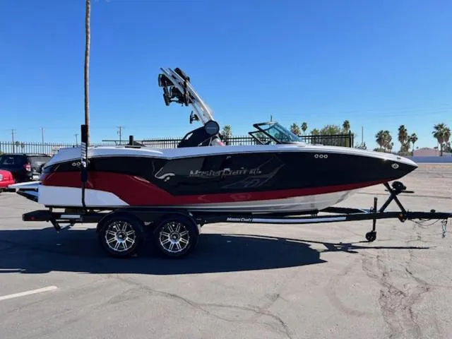 Slide: The Image of MasterCraft NXT22 2024 - 5