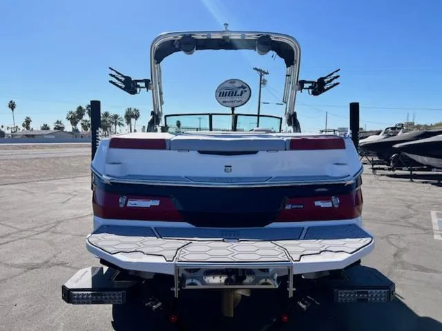 Slide: The Image of MasterCraft NXT22 2024 - 7