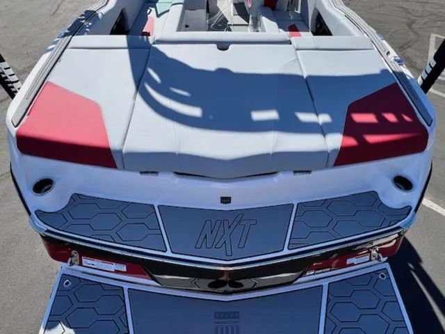 Slide: The Image of MasterCraft NXT22 2024 - 9