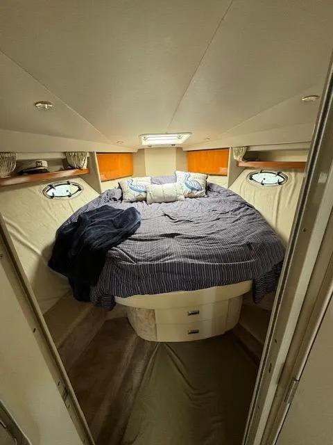 Slide: The Image of 2000 Formula 41 PC boat cabin with cozy bed and storage - 28
