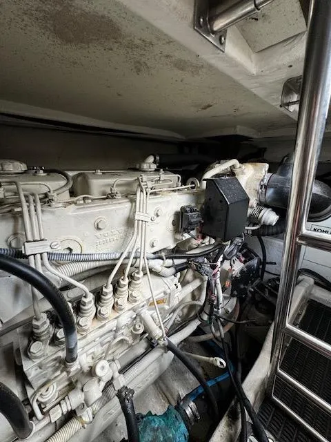 Slide: The Image of Engine compartment of a 2000 Formula 41 PC boat. - 45