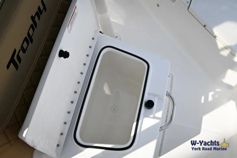 Slide: The Image of 2024 Bayliner T20 Trophy boat storage compartment at W-Yachts York Road Marine. - 11
