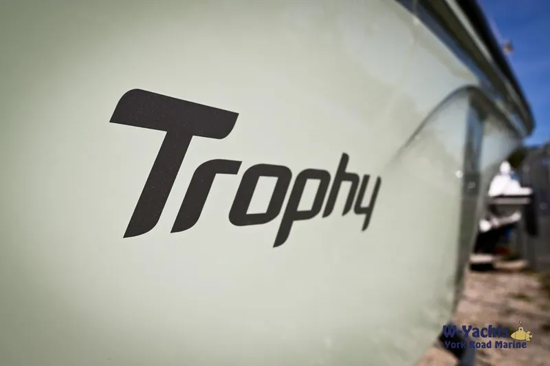 Slide: The Image of 2024 Bayliner T20 Trophy boat side view with logo. - 26