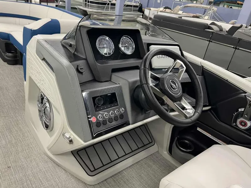 Slide: The Image of Avalon 2585 CATALINA REAR J LOUNGER 2024 - 12