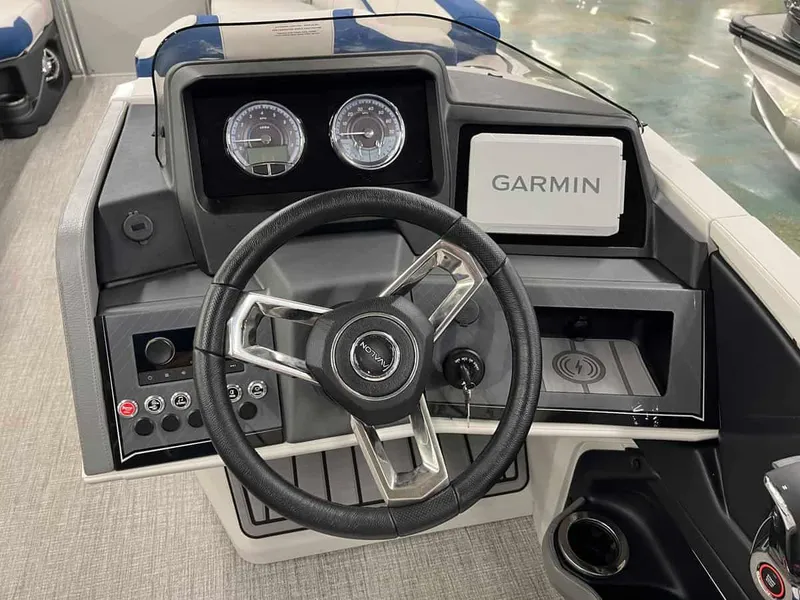 Slide: The Image of Avalon 2585 CATALINA REAR J LOUNGER 2024 - 13