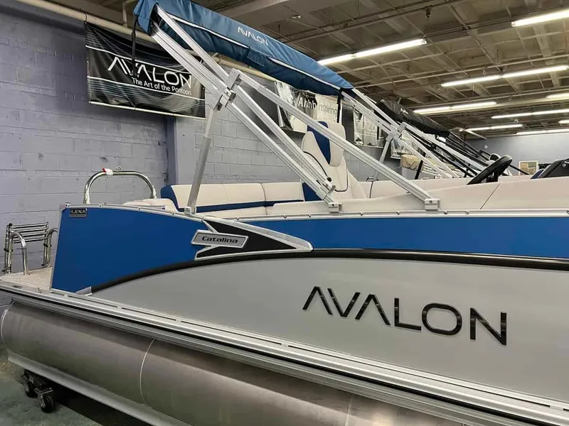 Slide: The Image of Avalon 2585 CATALINA REAR J LOUNGER 2024 - 2