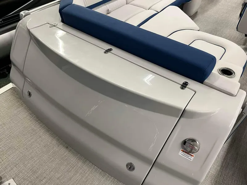Slide: The Image of Avalon 2585 CATALINA REAR J LOUNGER 2024 - 21