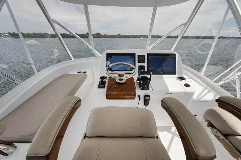 Slide: The Image of Custom Carolina 45 Anjamar - Flybridge Electronics - 16