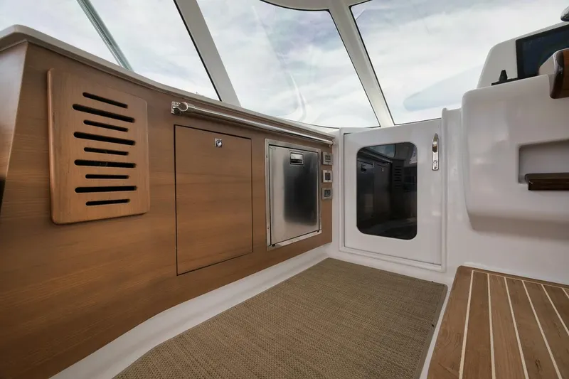 Slide: The Image of Custom Carolina 45 Anjamar - Lower Helm - 19