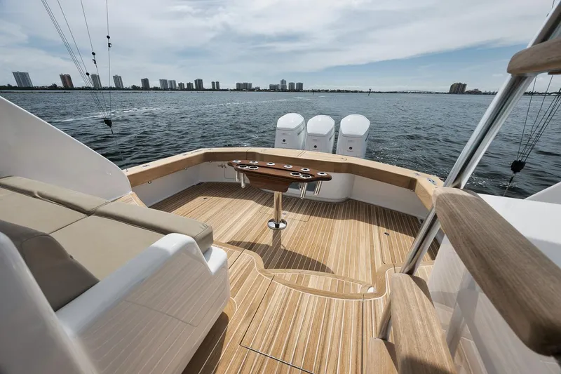 Slide: The Image of Custom Carolina 45 Anjamar - Cockpit, Rocket Launcher - 27