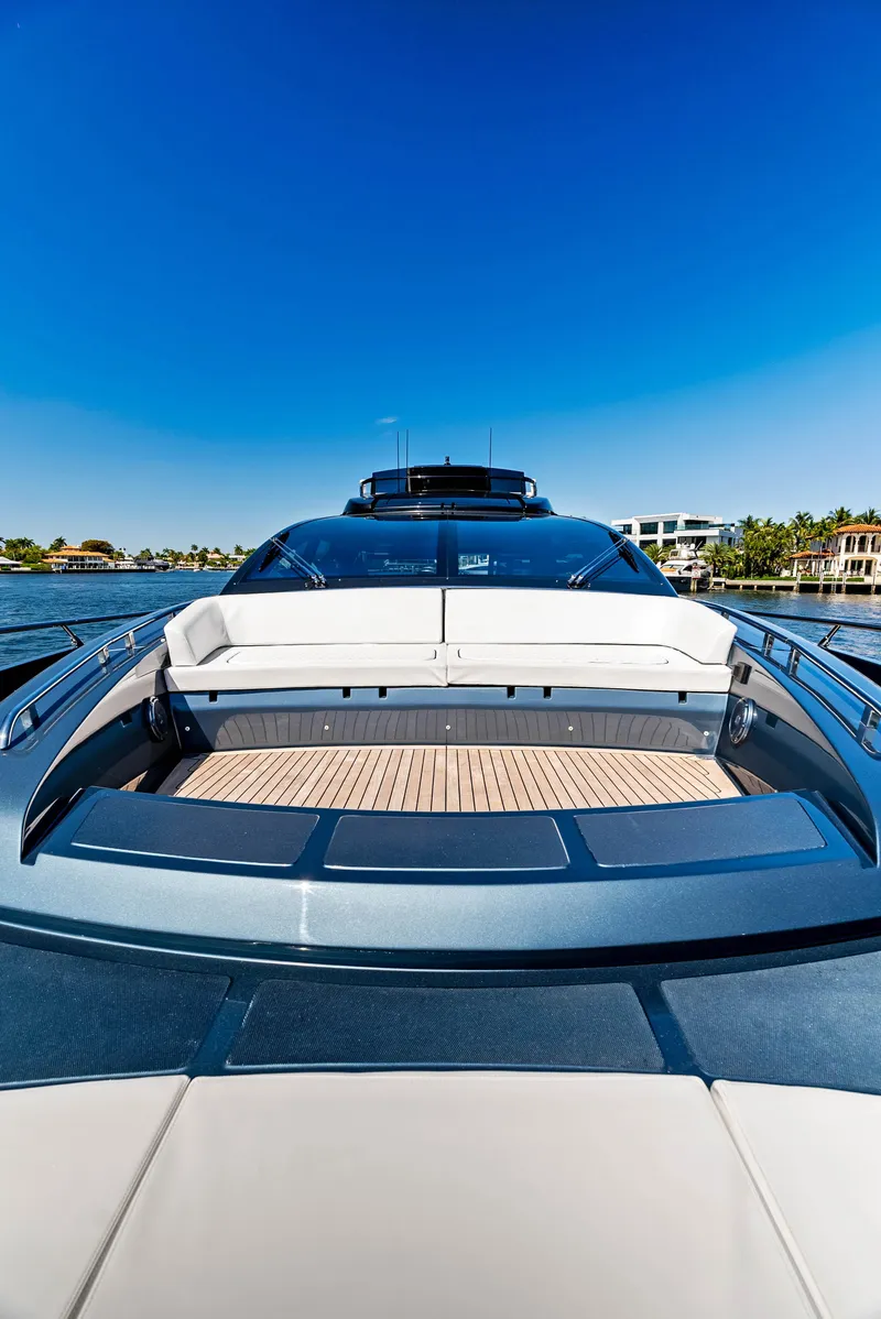 Slide: The Image of Riva 76' Perseo Super 2025 - 24
