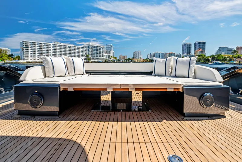 Slide: The Image of Riva 76' Perseo Super 2025 - 26