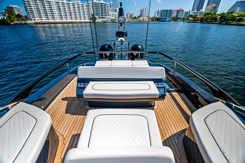 Slide: The Image of Riva 76' Perseo Super 2025 - 32