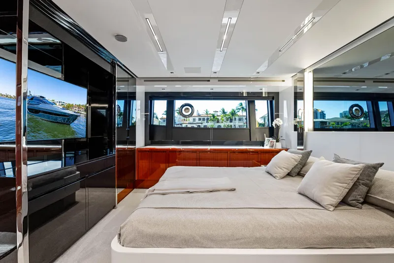 Slide: The Image of Riva 76' Perseo Super 2025 - 54