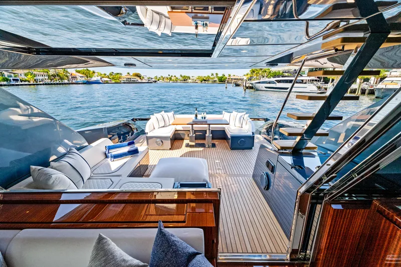 Slide: The Image of Riva 76' Perseo Super 2025 - 57