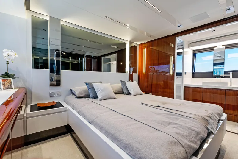 Slide: The Image of Riva 76' Perseo Super 2025 - 62