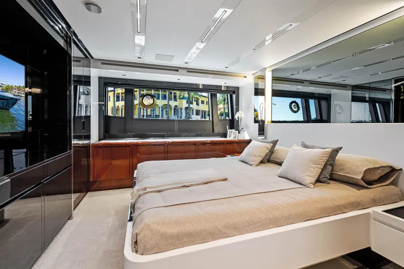 Slide: The Image of Riva 76' Perseo Super 2025 - 65