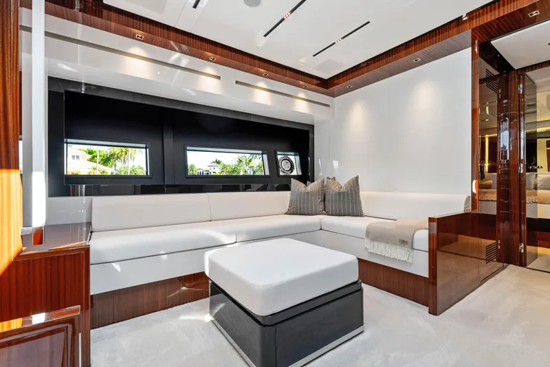 Slide: The Image of Riva 76' Perseo Super 2025 - 66