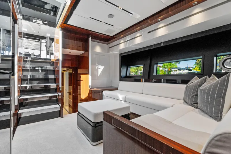 Slide: The Image of Riva 76' Perseo Super 2025 - 67