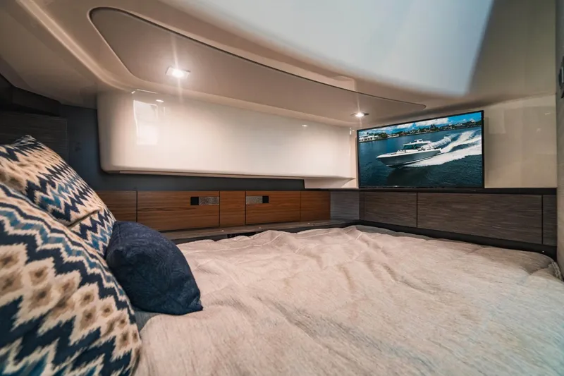 Slide: The Image of Tiara 43 LS 2021 - 53