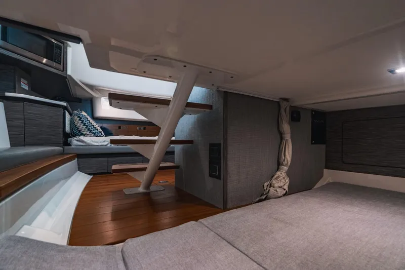 Slide: The Image of Tiara 43 LS 2021 - 55