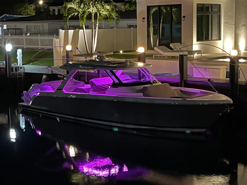 Slide: The Image of Tiara 43 LS 2021 - 58