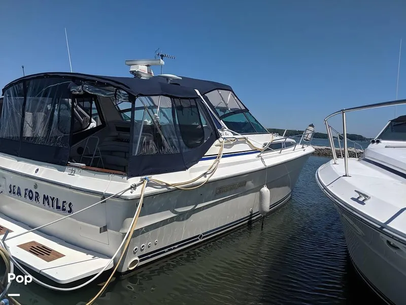 Slide: The Image of 1986 Sea Ray 390 EC for sale in Toledo, OH - 3