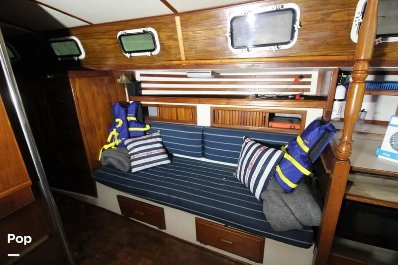 Slide: The Image of 1982 Endeavour 32 for sale in Camden, OH - 10