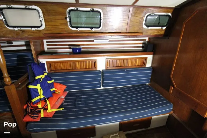 Slide: The Image of 1982 Endeavour 32 for sale in Camden, OH - 15