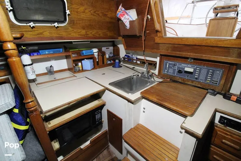 Slide: The Image of 1982 Endeavour 32 for sale in Camden, OH - 27